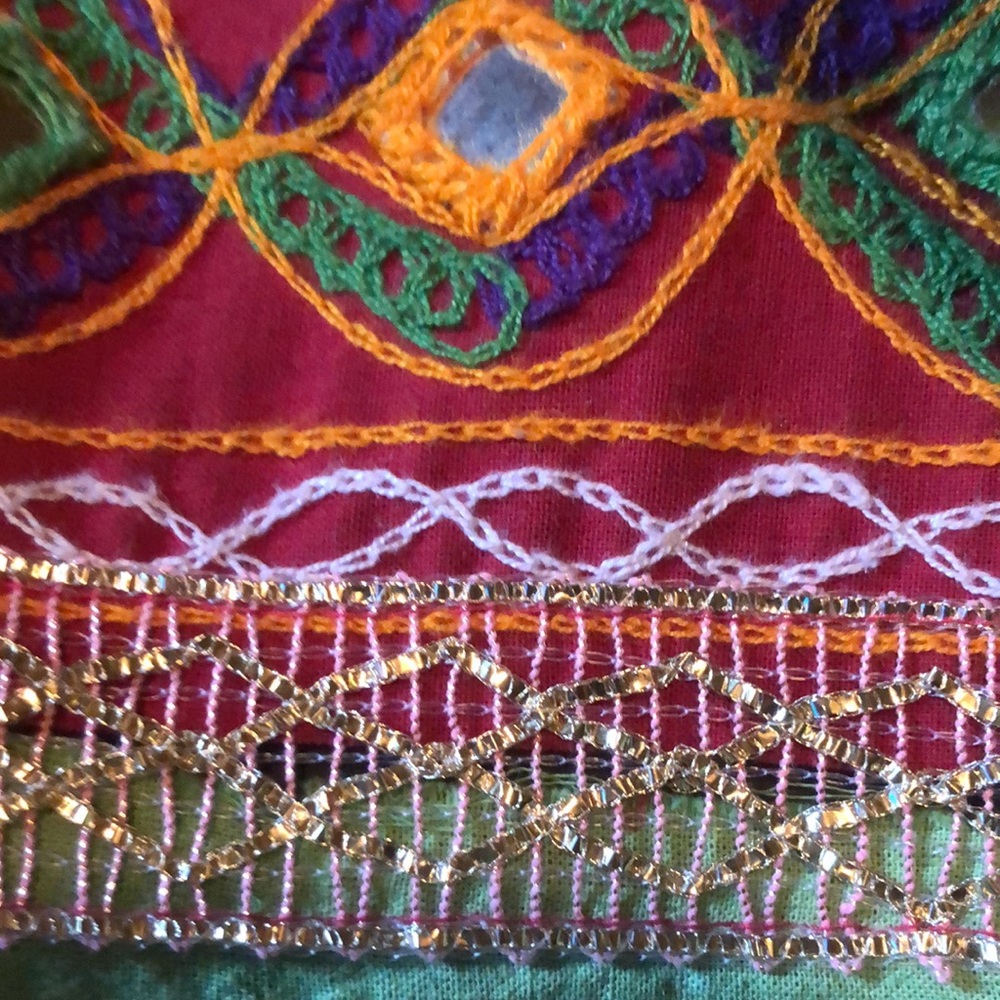 Unique tote - Picture 2 of 5